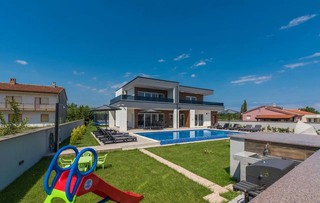 Vila Mersi Pula 0*,  Croatia