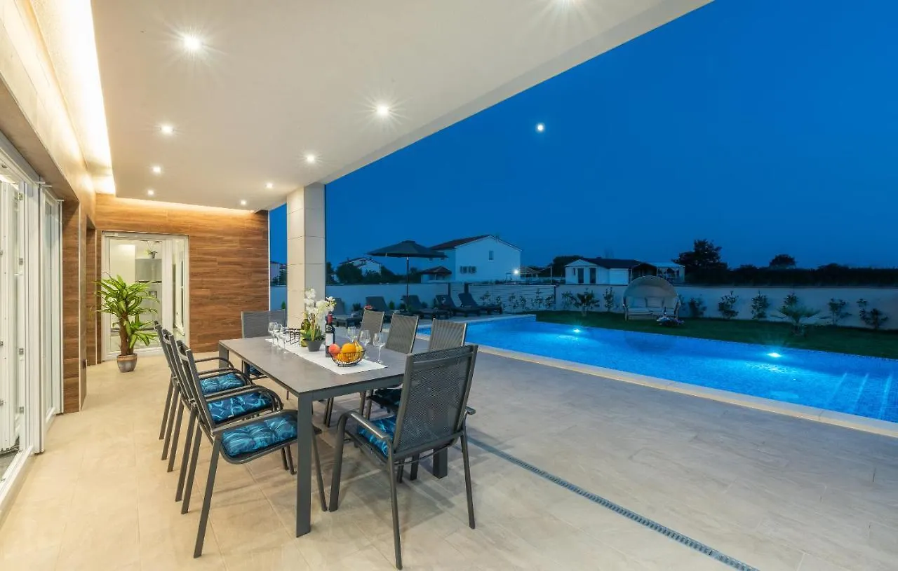 Vila Mersi Pula Villa