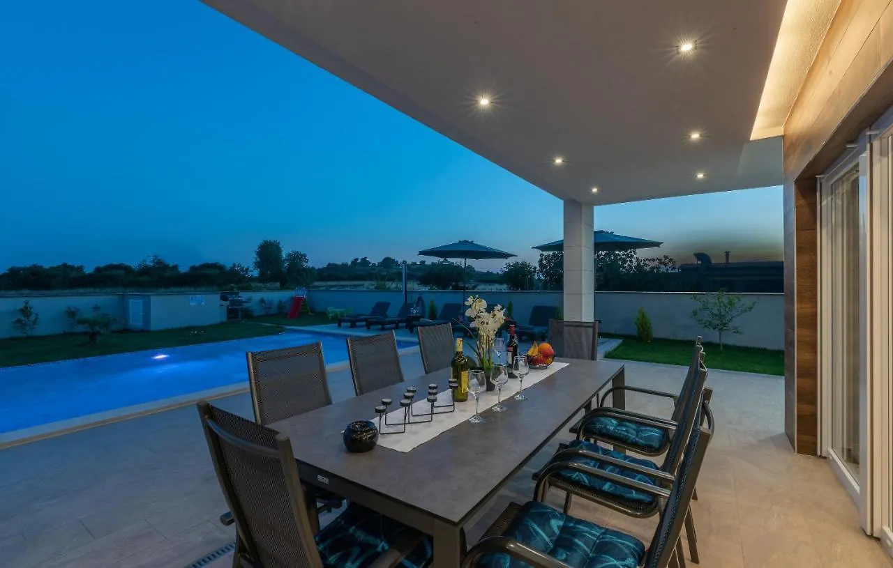 Vila Mersi Pula Villa