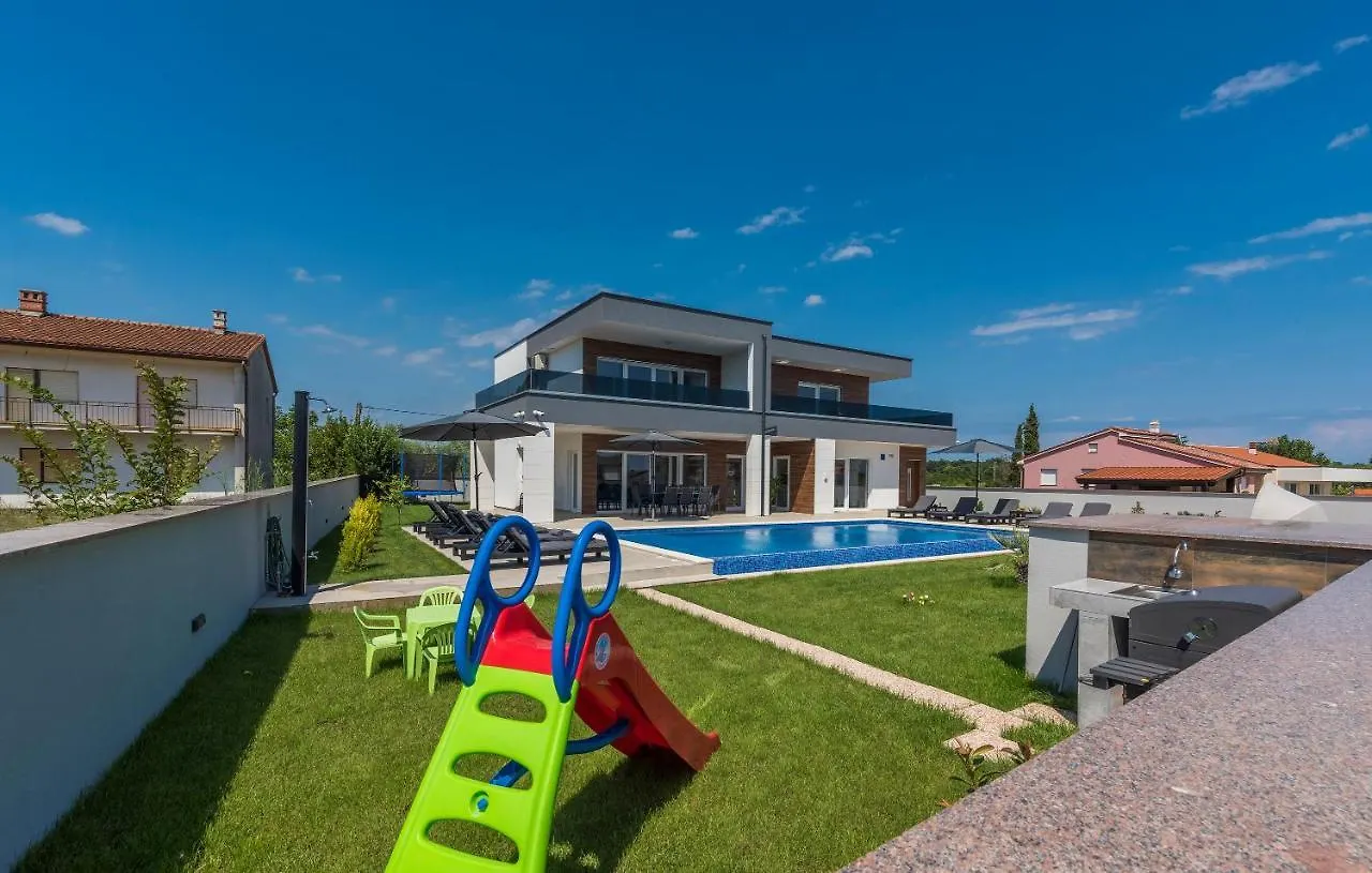 Vila Mersi Pula Villa