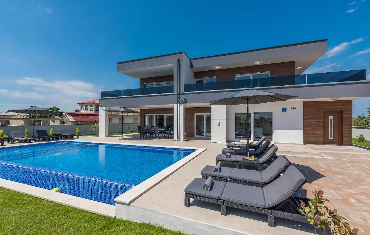 Vila Mersi Pula Villa