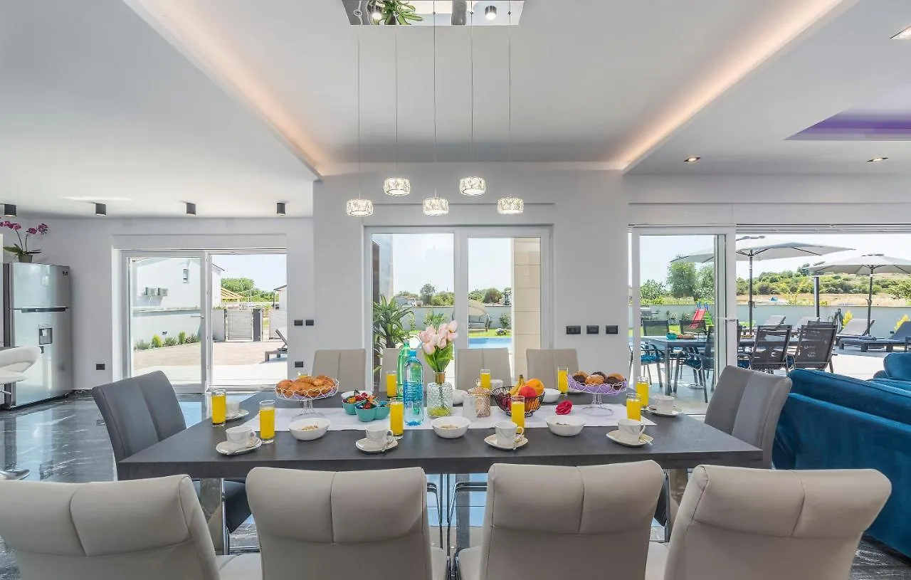 Vila Mersi Pula Villa